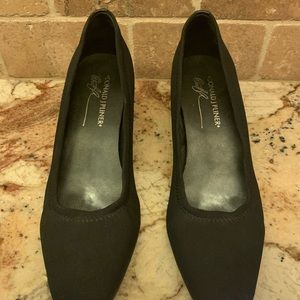 Donald J. Pliner Black Pumps-7.5M